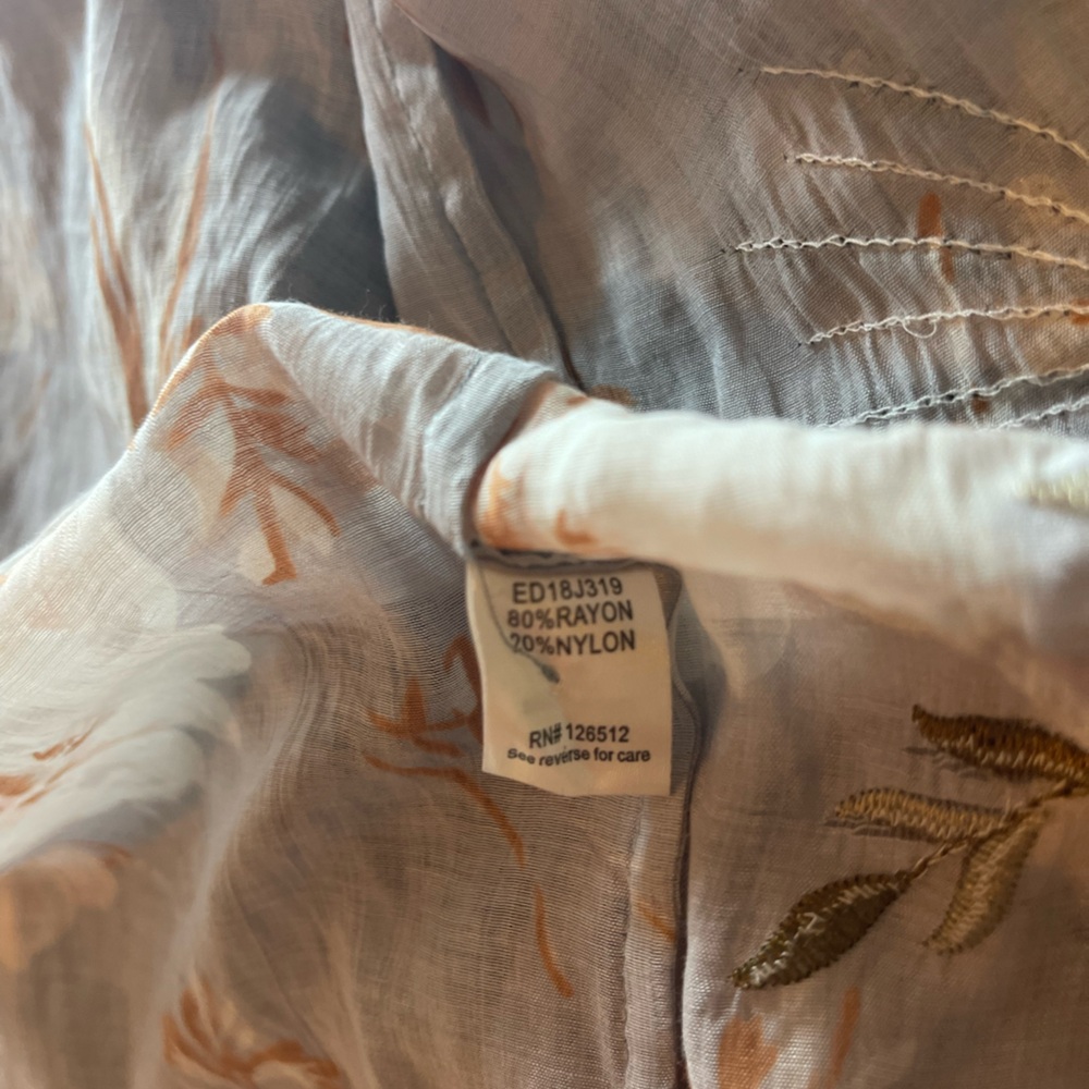 ARATTA Embroidered Embellished Lightweight Hooded Blouse Metalic thread accents - Picture 9 of 9